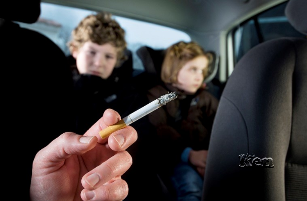 Thuốc lá là một trong những nguyên nhân gây mùi khó chịu trên xe
